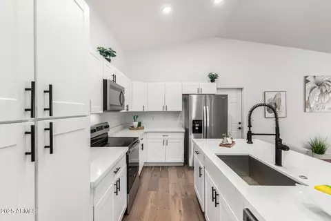 Kitchen - 1737 S Mountain View Rd, Apache Junction, AZ 85119 photo 3 of 3