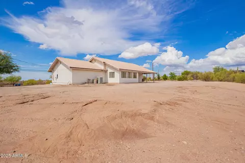 Exterior - 1737 S Mountain View Rd, Apache Junction, AZ 85119 photo 6 of 9