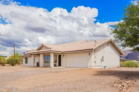 Exterior - 1737 S Mountain View Rd, Apache Junction, AZ 85119 photo 3 of 9