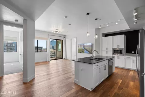 3131 N Central Ave, Phoenix, AZ 85012