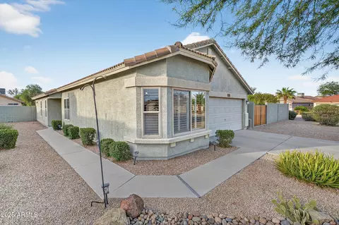 1110 E Nardini St, San Tan Valley, AZ 85140