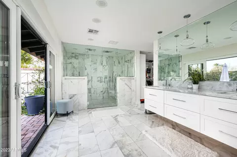Bath - 4614 E Lafayette Blvd, Phoenix, AZ 85018 photo 1 of 9