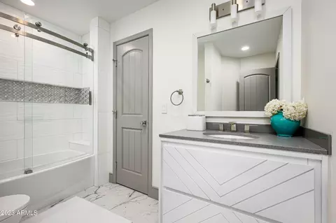 Bath - 4614 E Lafayette Blvd, Phoenix, AZ 85018 photo 9 of 9