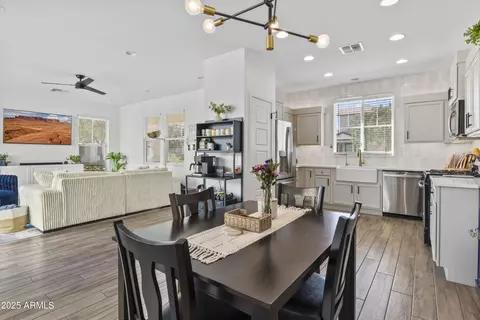 Dining - 10436 E Nopal Ave, Mesa, AZ 85209 photo 4 of 6