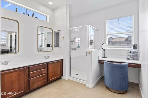 Bath - 10436 E Nopal Ave, Mesa, AZ 85209 photo 2 of 4