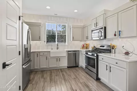 Kitchen - 10436 E Nopal Ave, Mesa, AZ 85209 photo 1 of 2