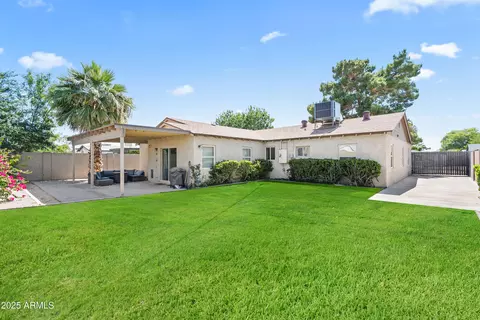 Exterior - 6819 N 10th Pl, Phoenix, AZ 85014 photo 3 of 3