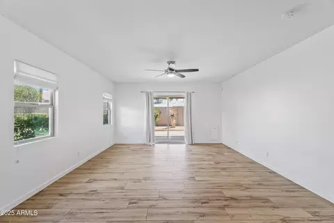 Living - 6819 N 10th Pl, Phoenix, AZ 85014 photo 3 of 4