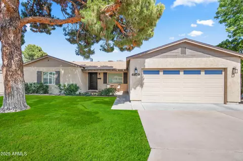 Exterior - 6819 N 10th Pl, Phoenix, AZ 85014 photo 1 of 3