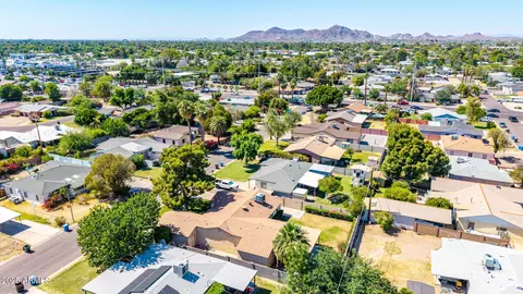 View/Area - 6819 N 10th Pl, Phoenix, AZ 85014 photo 1 of 1