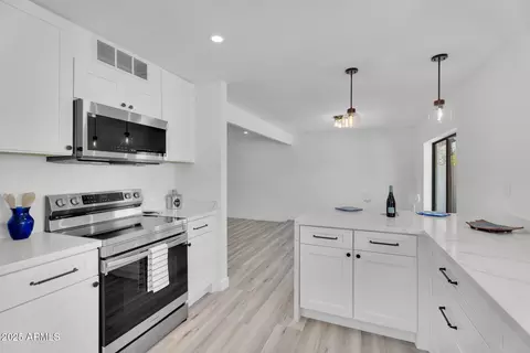 Kitchen - 4727 Euclid Ave, Phoenix, AZ 85044 photo 3 of 5