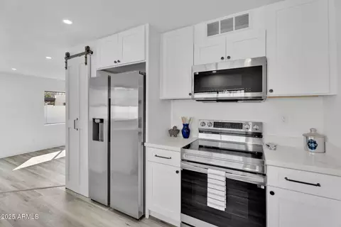 Kitchen - 4727 Euclid Ave, Phoenix, AZ 85044 photo 2 of 5