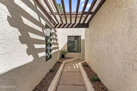 Entry Way - 4727 Euclid Ave, Phoenix, AZ 85044 photo 1 of 2