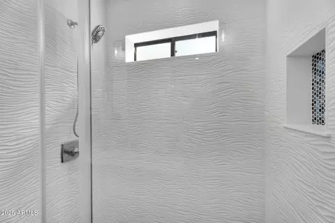 Bath - 4727 Euclid Ave, Phoenix, AZ 85044 photo 2 of 5