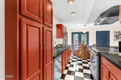 Kitchen - 1101 E North Ln #3, Phoenix, AZ 85020 photo 6 of 7