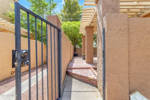 Exterior - 1101 E North Ln #3, Phoenix, AZ 85020 photo 3 of 20