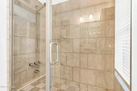 Bath - 1101 E North Ln #3, Phoenix, AZ 85020 photo 3 of 3