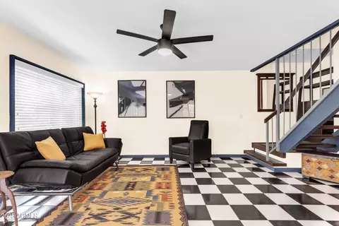 Living - 1101 E North Ln #3, Phoenix, AZ 85020 photo 1 of 4