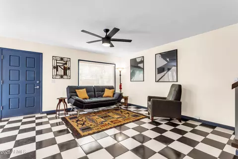 Living - 1101 E North Ln #3, Phoenix, AZ 85020 photo 2 of 4