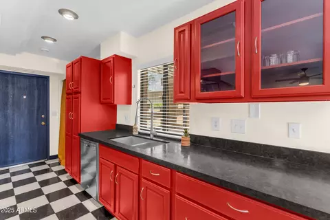 Kitchen - 1101 E North Ln #3, Phoenix, AZ 85020 photo 4 of 7