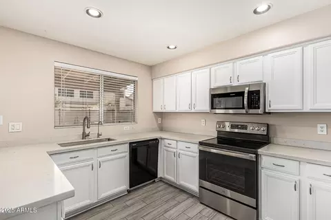 Kitchen - 1317 E Park Ave, Gilbert, AZ 85234 photo 4 of 4