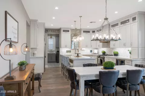 Kitchen - 807 E State Ave, Phoenix, AZ 85020 photo 8 of 10