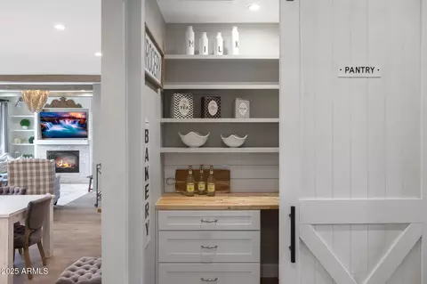 Entry Way - 807 E State Ave, Phoenix, AZ 85020 photo 2 of 6