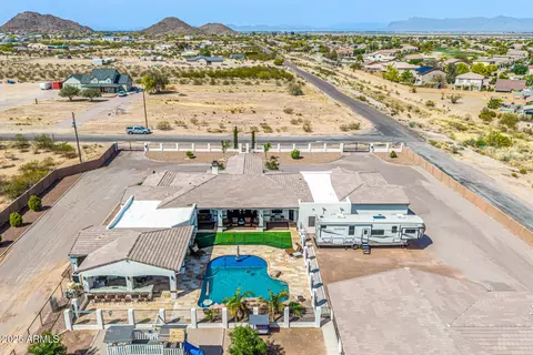 447 W Judd Rd, San Tan Valley, AZ 85143