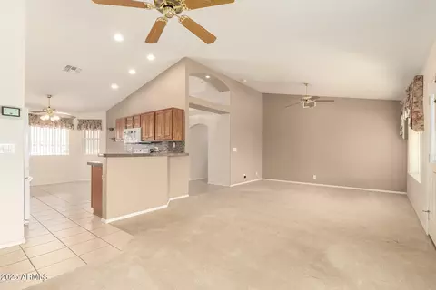 Living - 11541 E Lindner Ave, Mesa, AZ 85209 photo 4 of 6