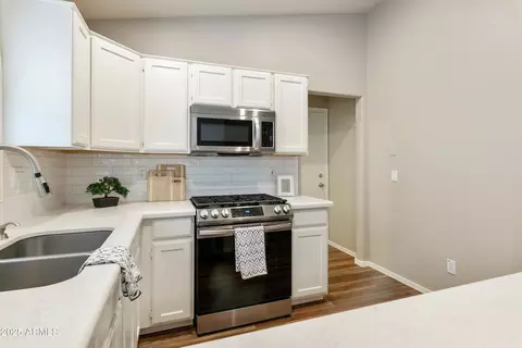 Kitchen - 1281 E Sierra Madre Ave, Gilbert, AZ 85296 photo 2 of 3