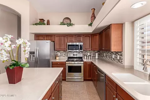 Kitchen - 3291 E Devonshire Ave, Gilbert, AZ 85297 photo 3 of 3