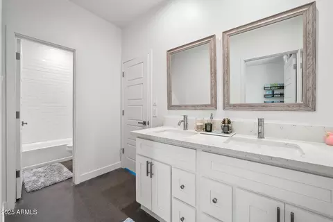 Bath - 2914 E Blanche Dr, Phoenix, AZ 85032 photo 5 of 7