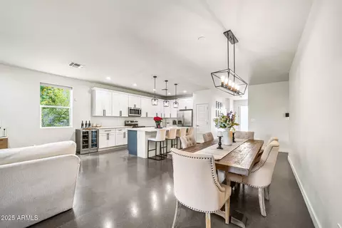 Dining - 2914 E Blanche Dr, Phoenix, AZ 85032 photo 1 of 1