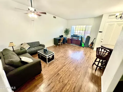 Living - 620 N Hawk Cir, Gilbert, AZ 85234 photo 1 of 5