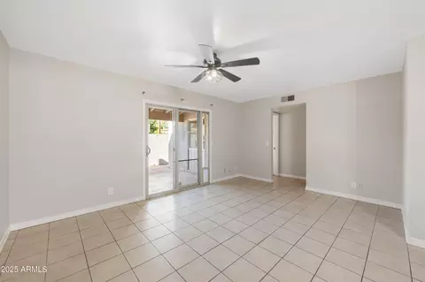 Living - 1172 E Cochise Dr, Phoenix, AZ 85020 photo 2 of 2