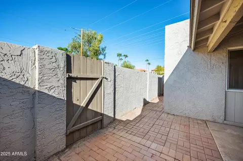 Exterior - 1172 E Cochise Dr, Phoenix, AZ 85020 photo 5 of 6