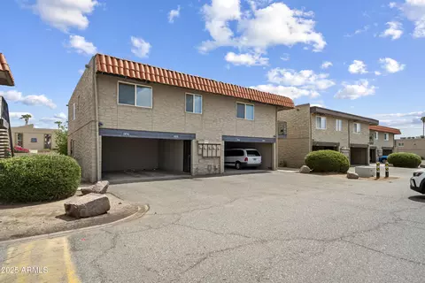 1251 N 47th Pl, Phoenix, AZ 85008