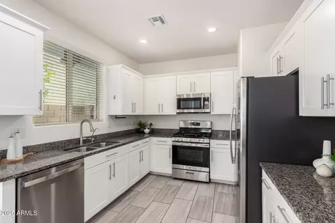 Kitchen - 3724 E Trinity Ln, Chandler, AZ 85286 photo 3 of 3