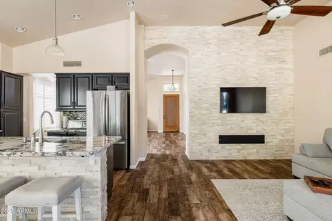 4706 E Via Montoya Dr, Phoenix, AZ 85050