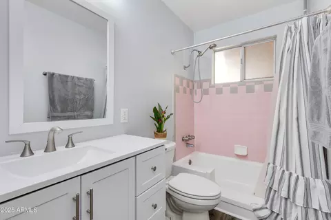 Bath - 4819 E Cambridge Ave, Phoenix, AZ 85008 photo 1 of 2