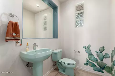 Bath - 6619 E Quail Hideaway Ln, Apache Junction, AZ 85119 photo 1 of 3