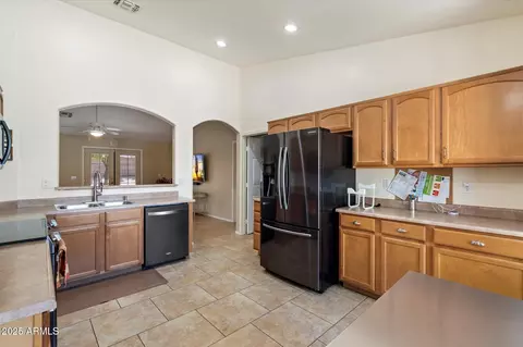 Kitchen - 915 E Harwell Rd, Phoenix, AZ 85042 photo 2 of 3