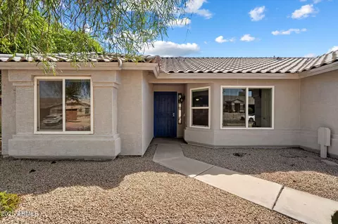 Exterior - 915 E Harwell Rd, Phoenix, AZ 85042 photo 2 of 4