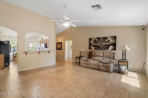 Living - 915 E Harwell Rd, Phoenix, AZ 85042 photo 2 of 2