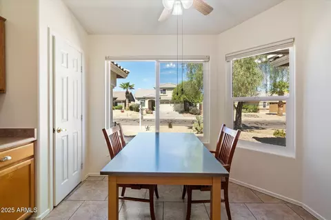 Dining - 915 E Harwell Rd, Phoenix, AZ 85042 photo 1 of 1