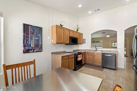 Kitchen - 915 E Harwell Rd, Phoenix, AZ 85042 photo 3 of 3