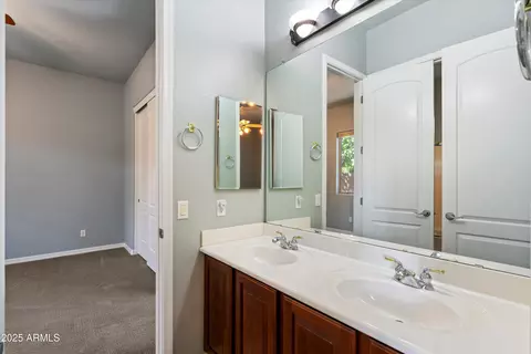 Bath - 655 E Bellerive Pl, Chandler, AZ 85249 photo 3 of 4