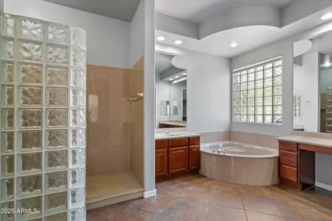 Bath - 655 E Bellerive Pl, Chandler, AZ 85249 photo 1 of 4