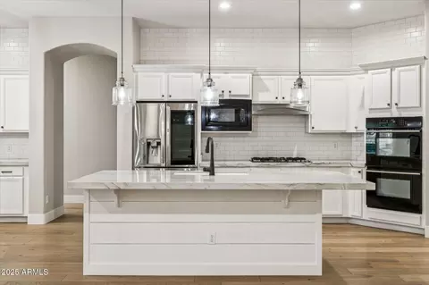 Kitchen - 11346 E Spaulding Ave, Mesa, AZ 85212 photo 2 of 3