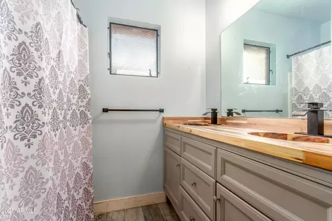 Bath - 413 E 3rd St, Eloy, AZ 85131 photo 3 of 4